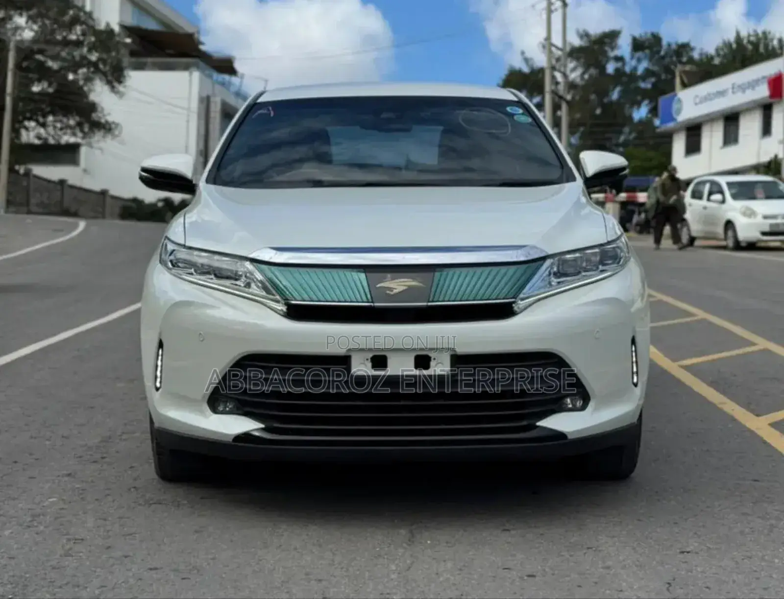 Toyota Harrier 2.0 4WD 2019 White