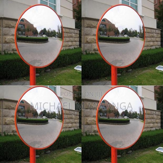 Wide-Angle 160° Convex Safety Mirror