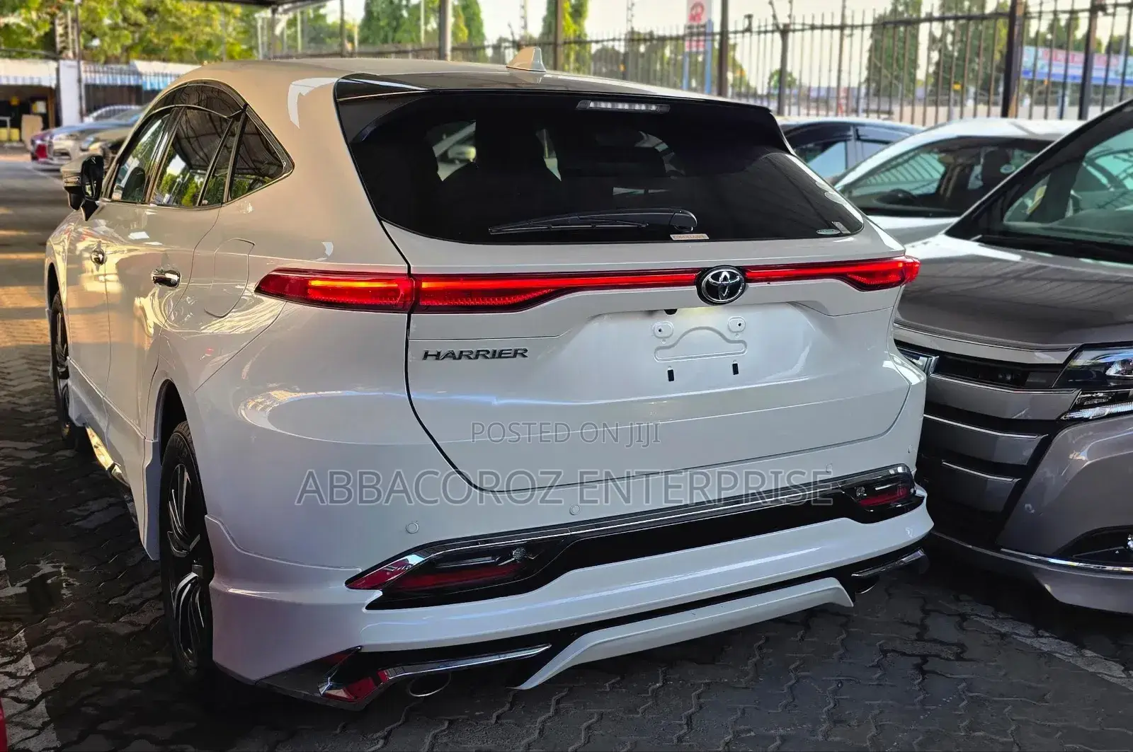 Toyota Harrier 2.0 2020 Pearl