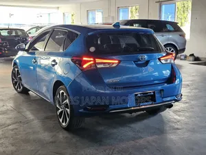 Toyota Auris 2018 Blue