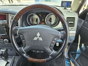 Mitsubishi Pajero V80 3.2 DI-D 2018 Silver