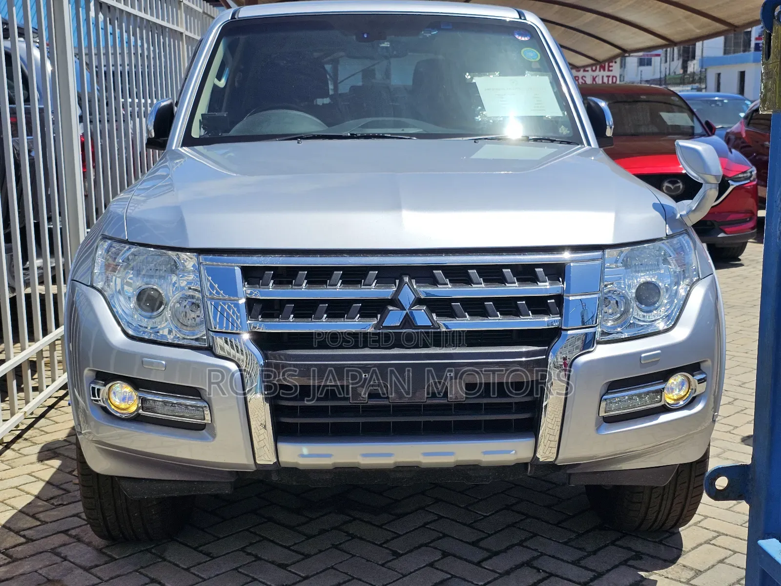 Mitsubishi Pajero V80 3.2 DI-D 2018 Silver