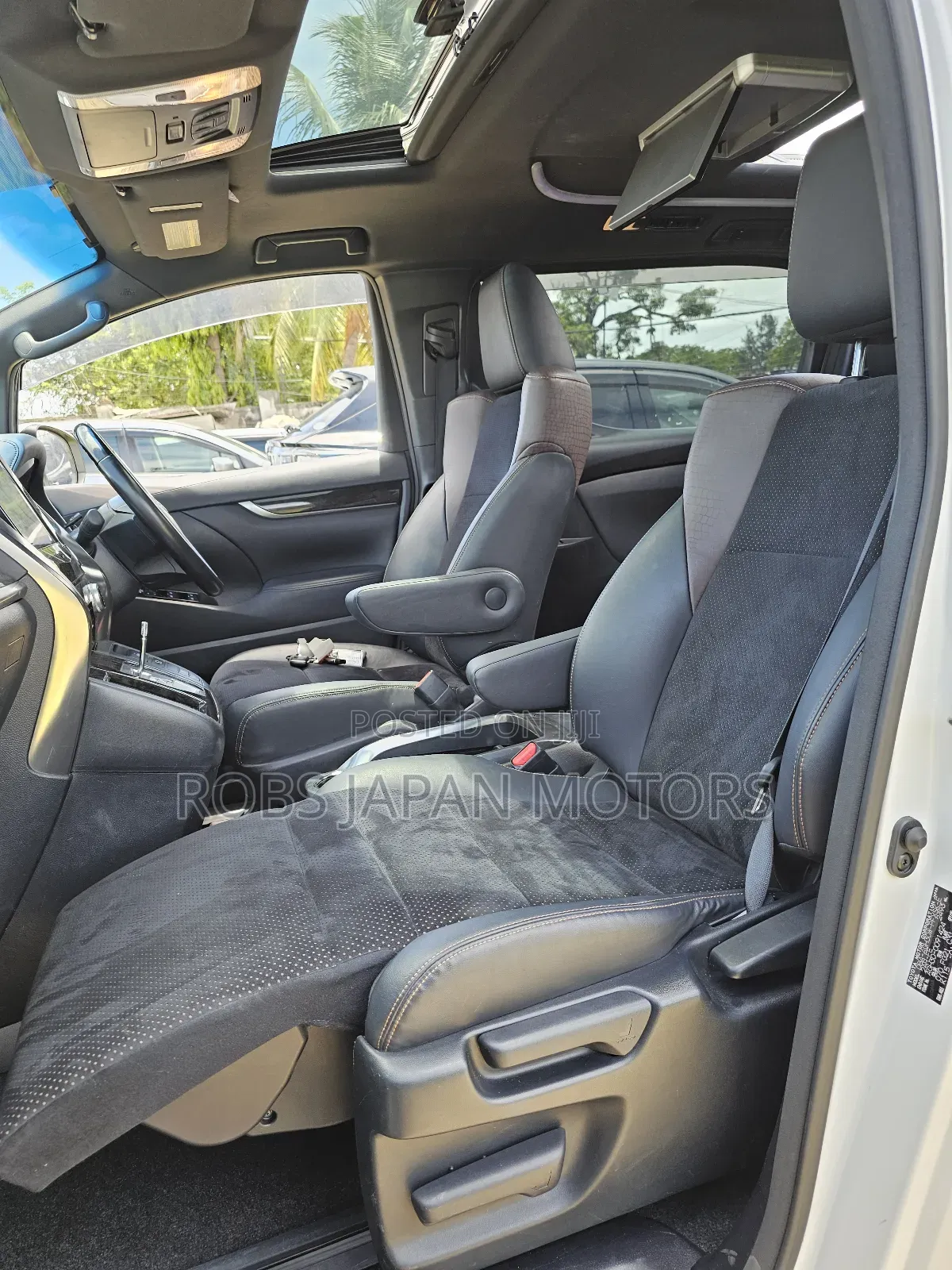 Toyota Alphard 2.5 Petrol FWD 2018 Pearl