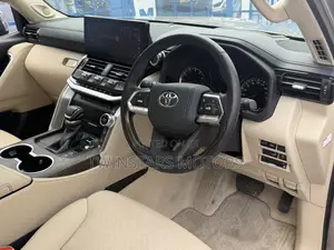 Toyota Land Cruiser 2023 Gold