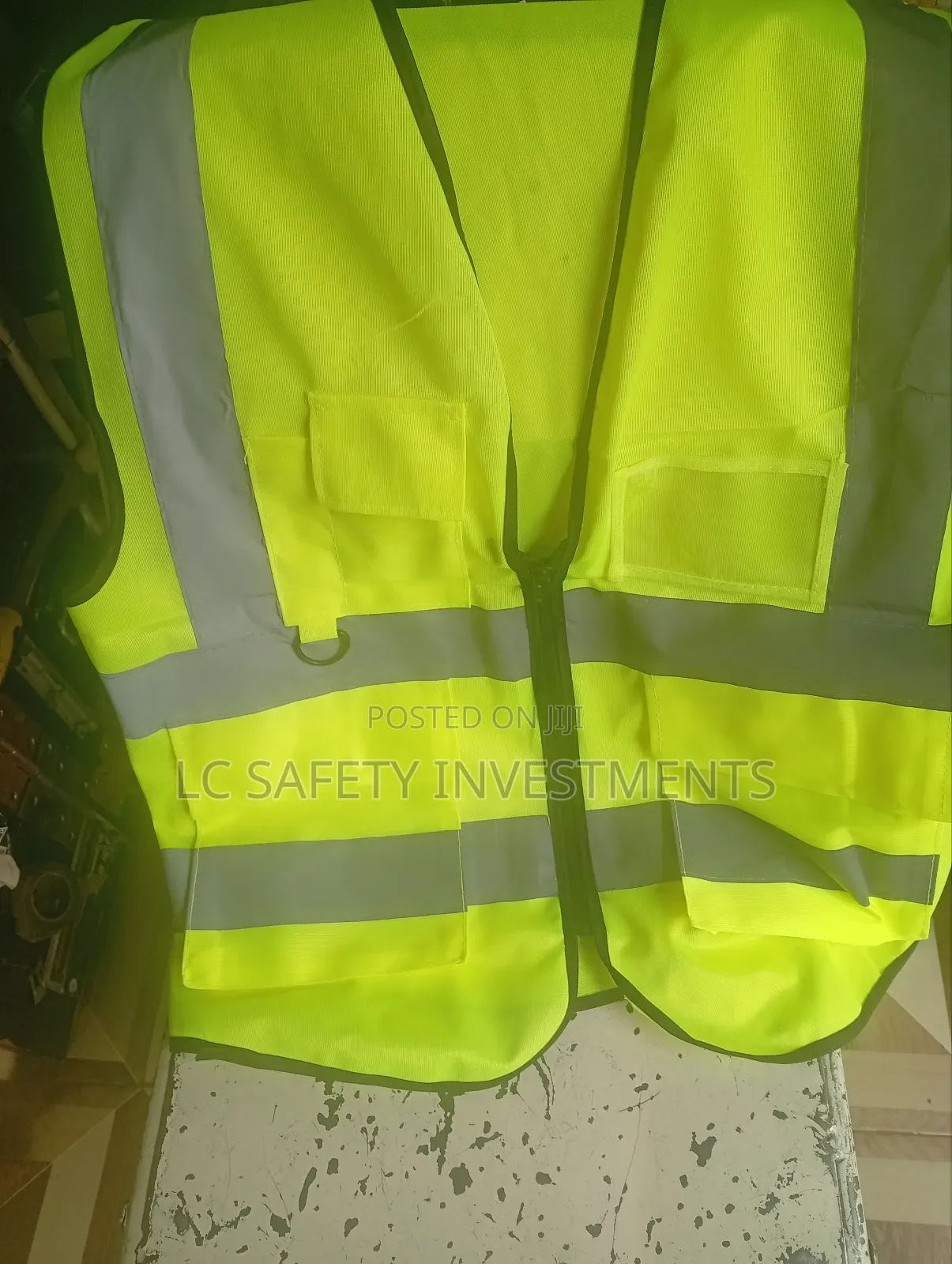 Reflector Jacket With Pockets And Zip