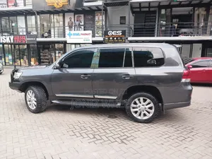 Toyota Land Cruiser 4.5 V8 DSL 2014 Gray