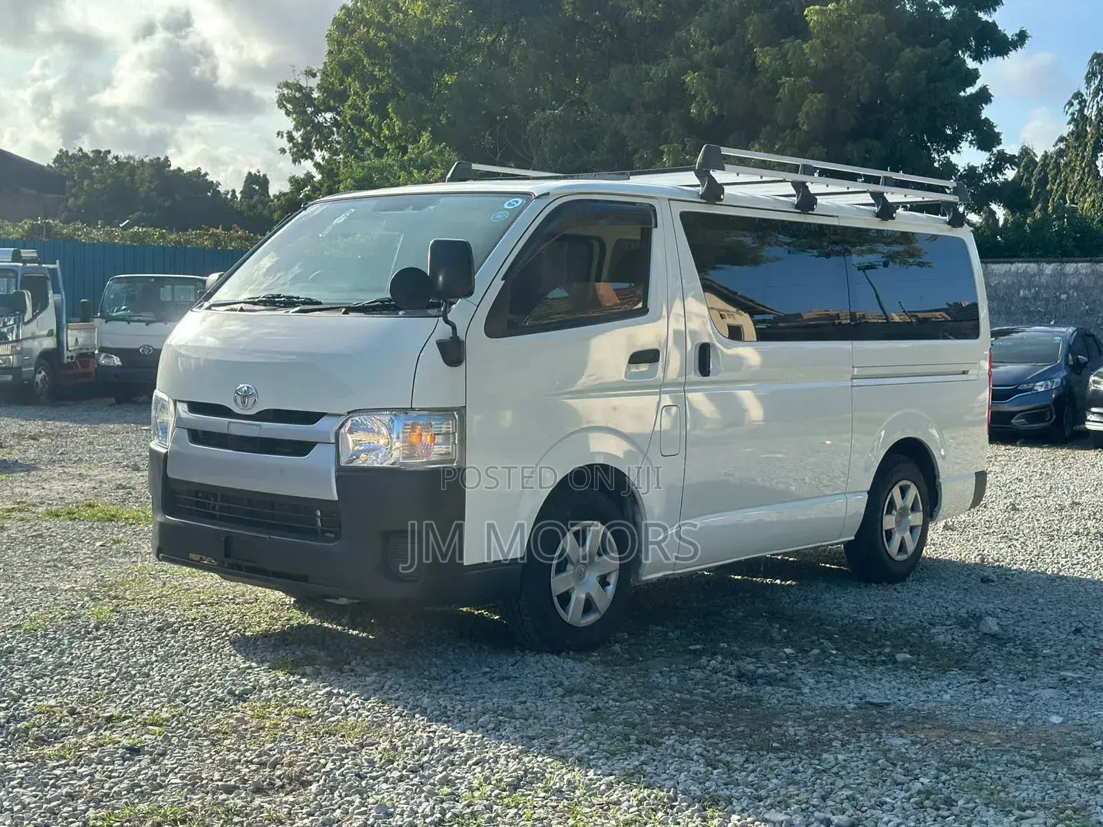 Toyota HiAce 2019 White