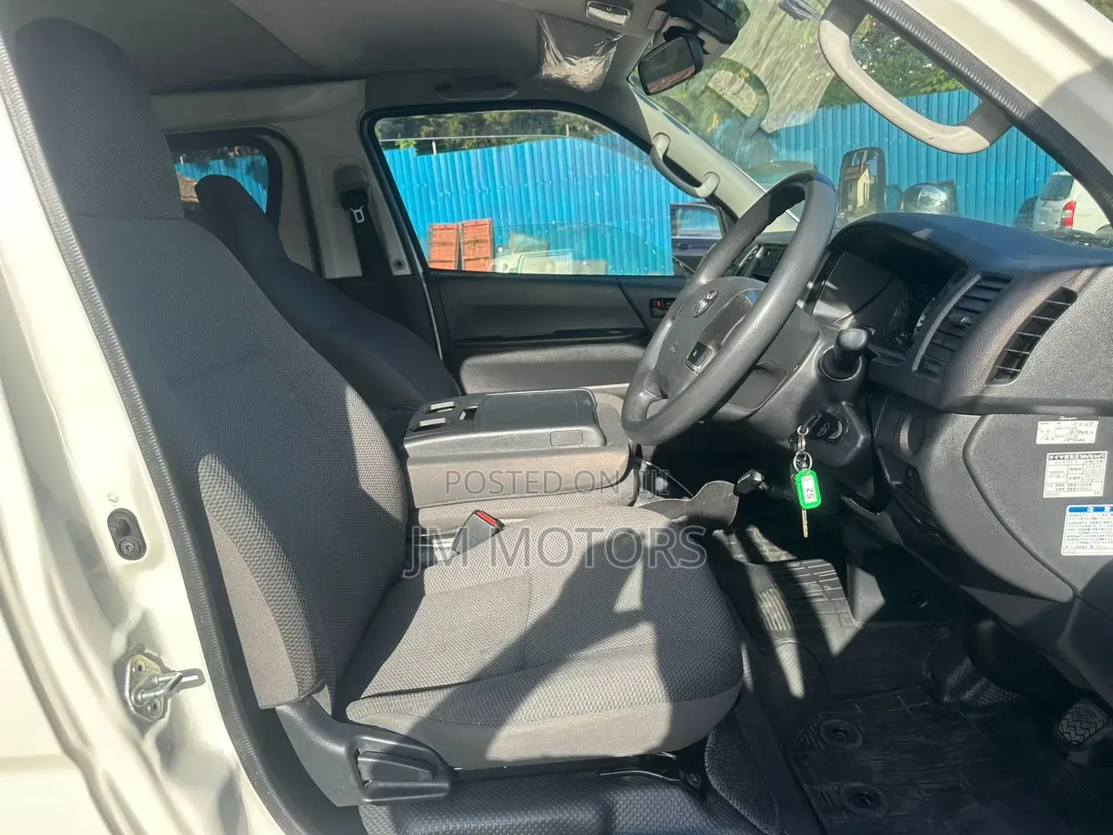 Toyota HiAce 2019 White