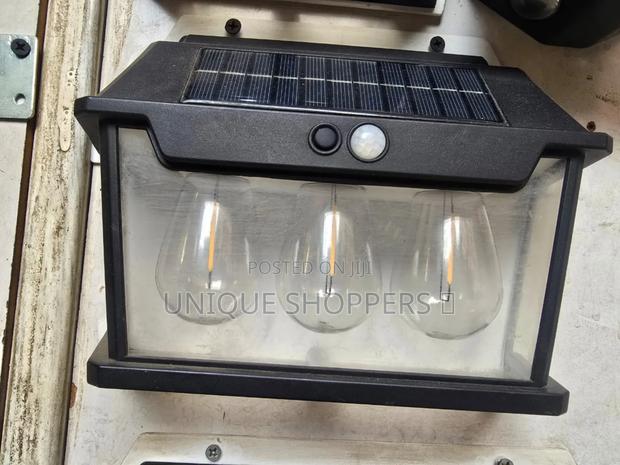 Wall 3 Bulbs Solar Light - main view