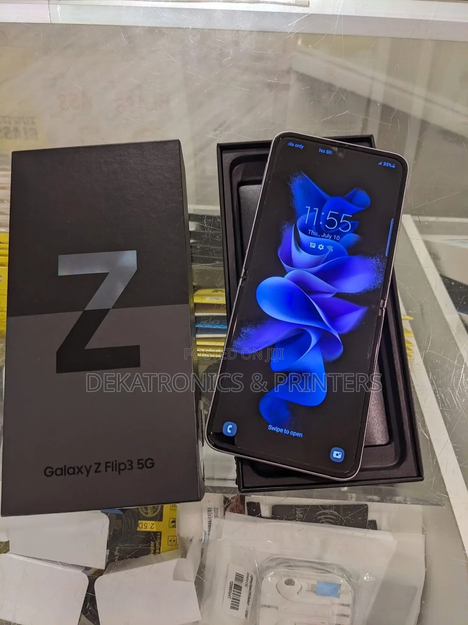 New Samsung Galaxy Z Flip3 5G 256 GB Black