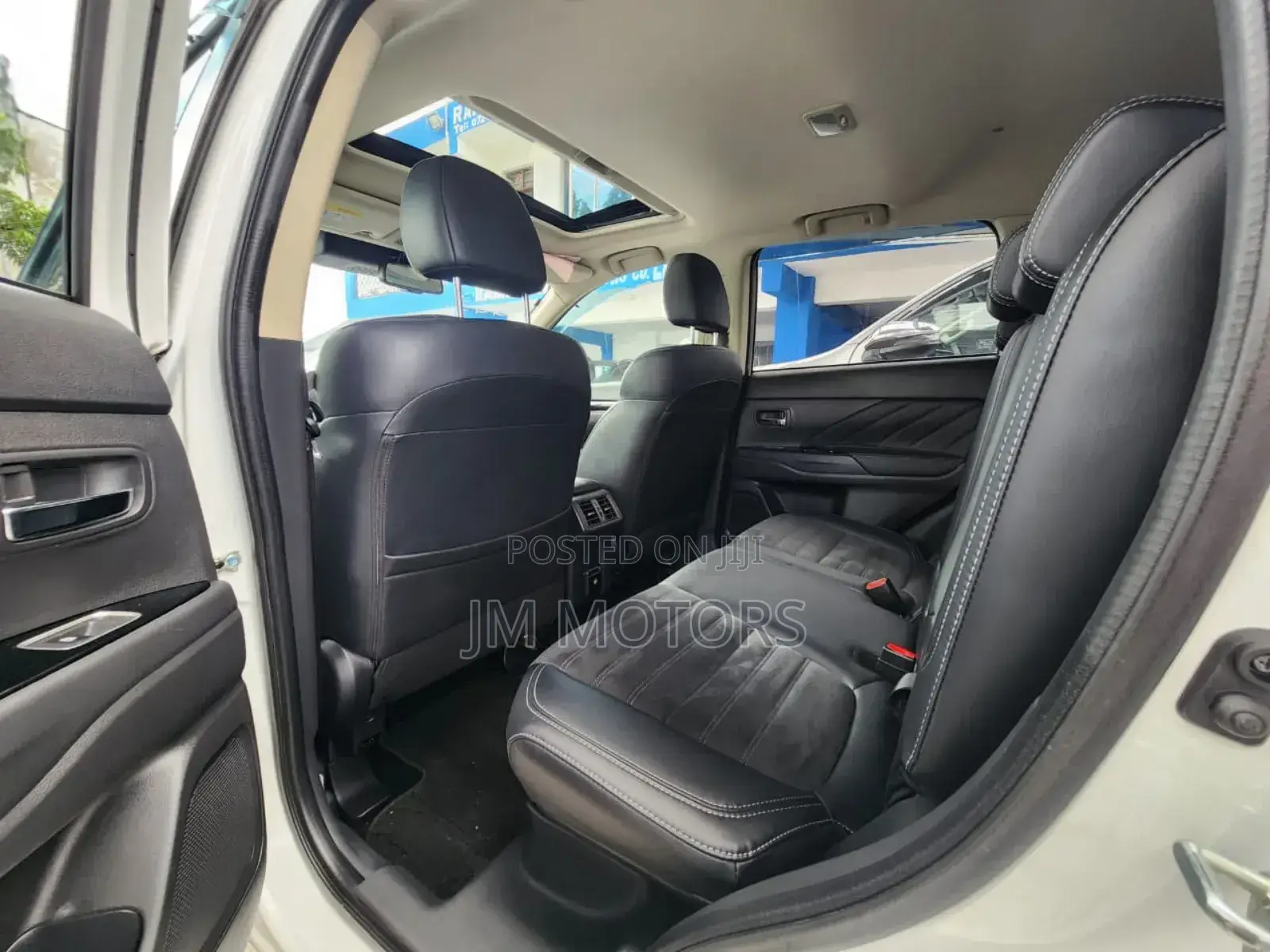 Mitsubishi Outlander 2019 Pearl