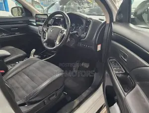Mitsubishi Outlander 2019 Pearl