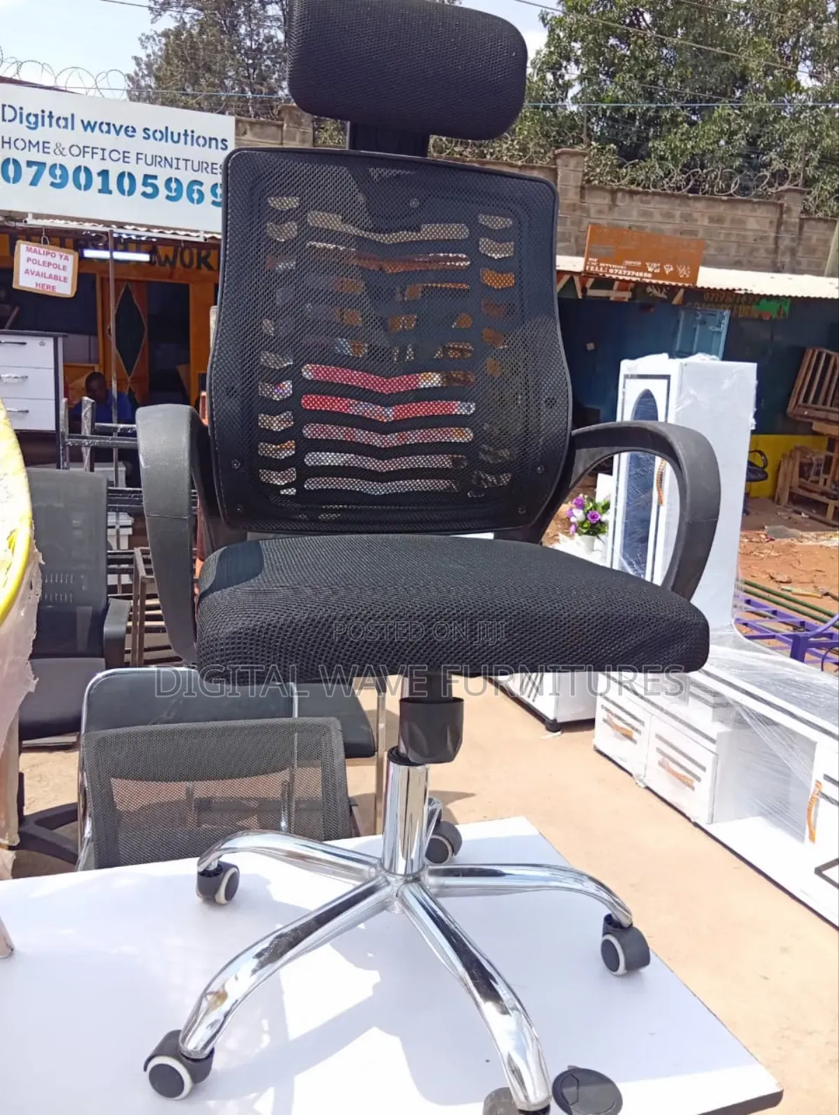 Black Comfy Headrest Office Chair