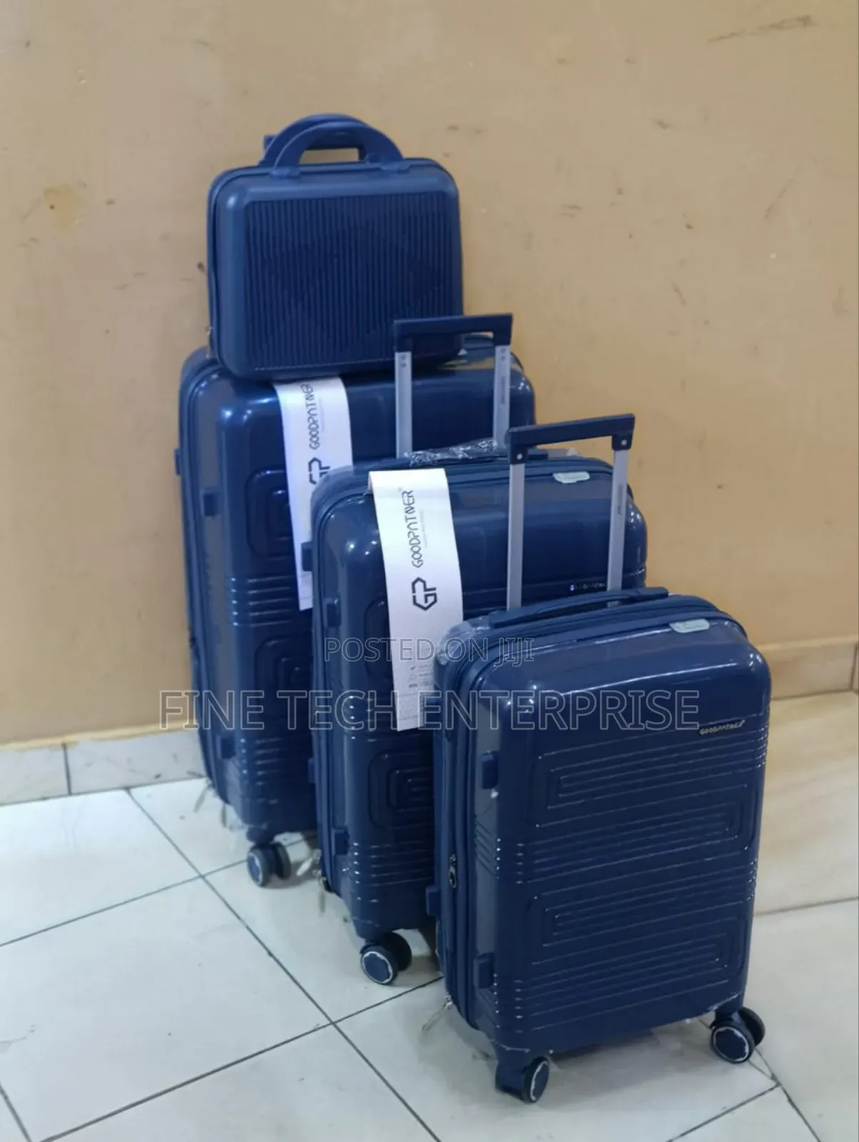 4 in 1 Luxurious Unbreakable Suitcase
