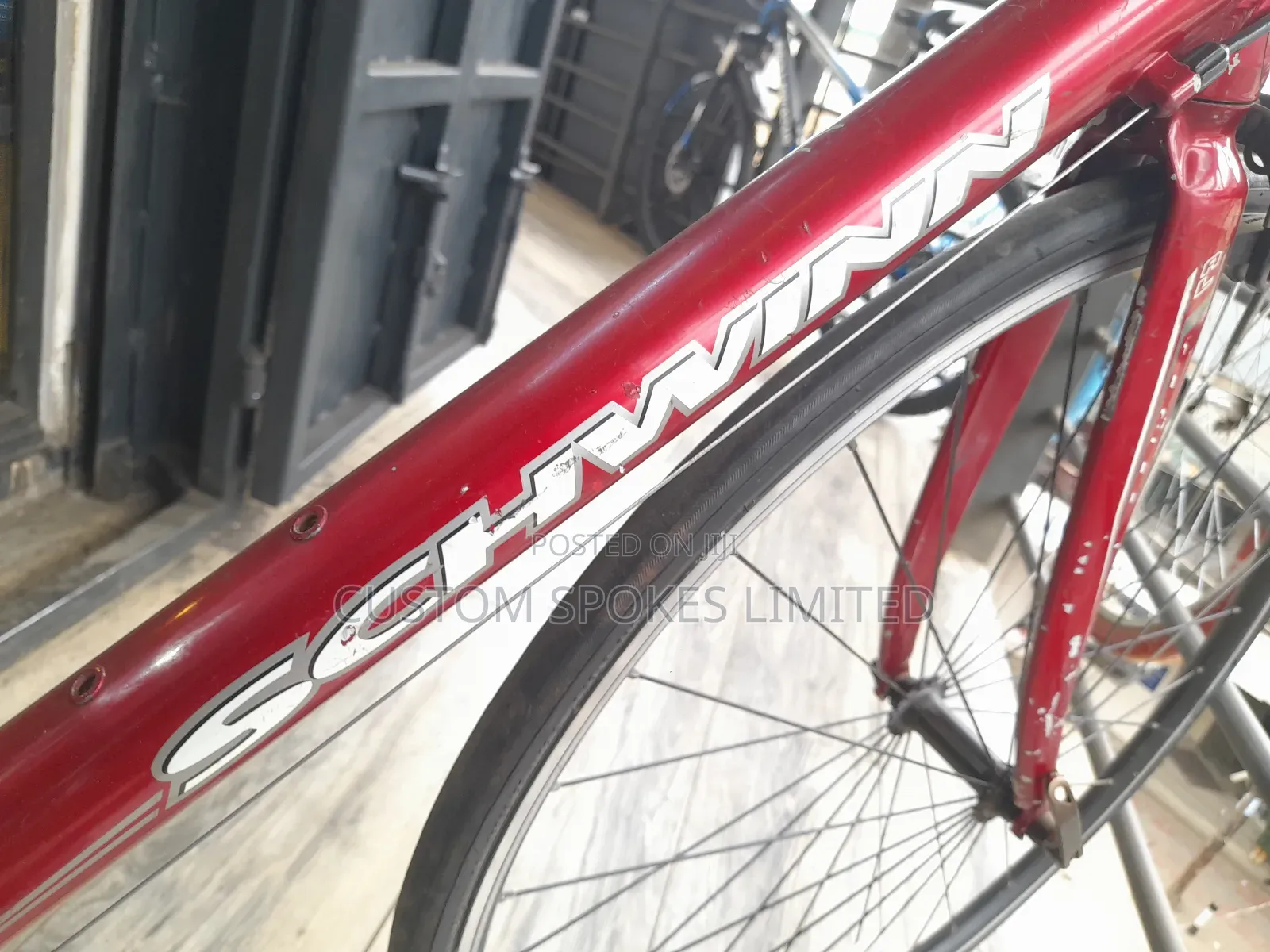 Ex Uk Aluminum Schwinn 700 2x8 Road Bike