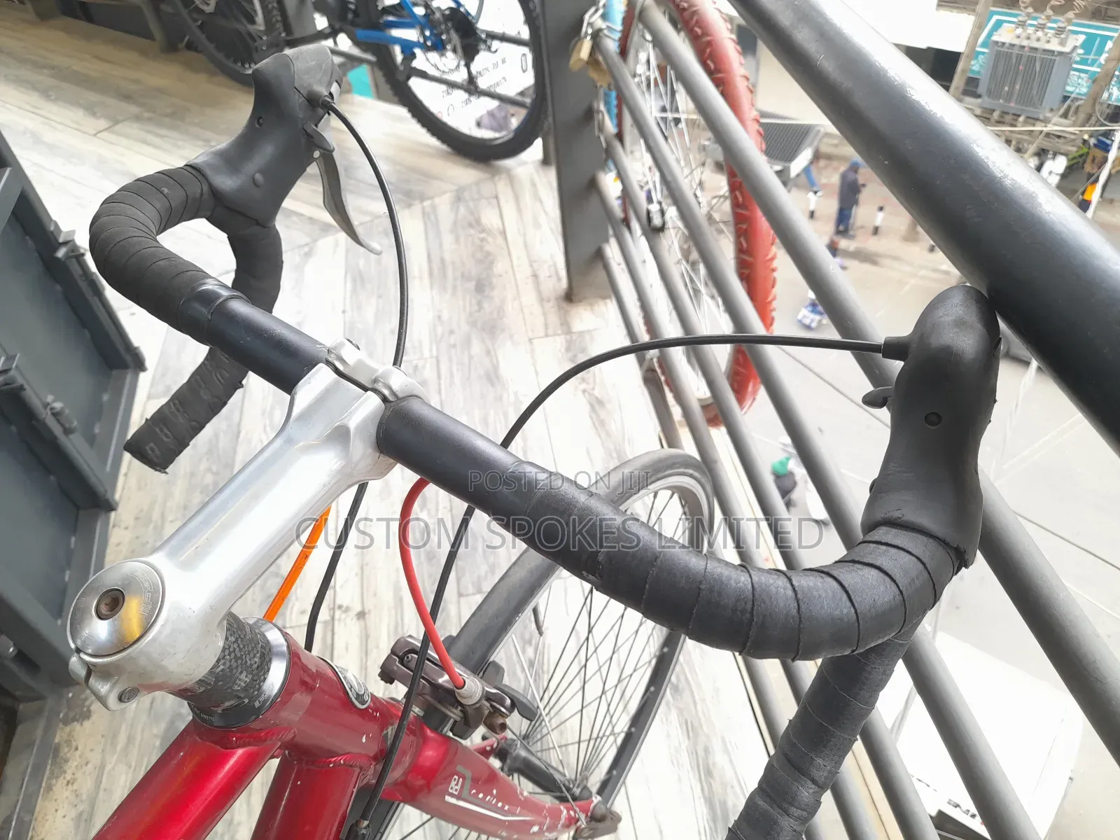 Ex Uk Aluminum Schwinn 700 2x8 Road Bike