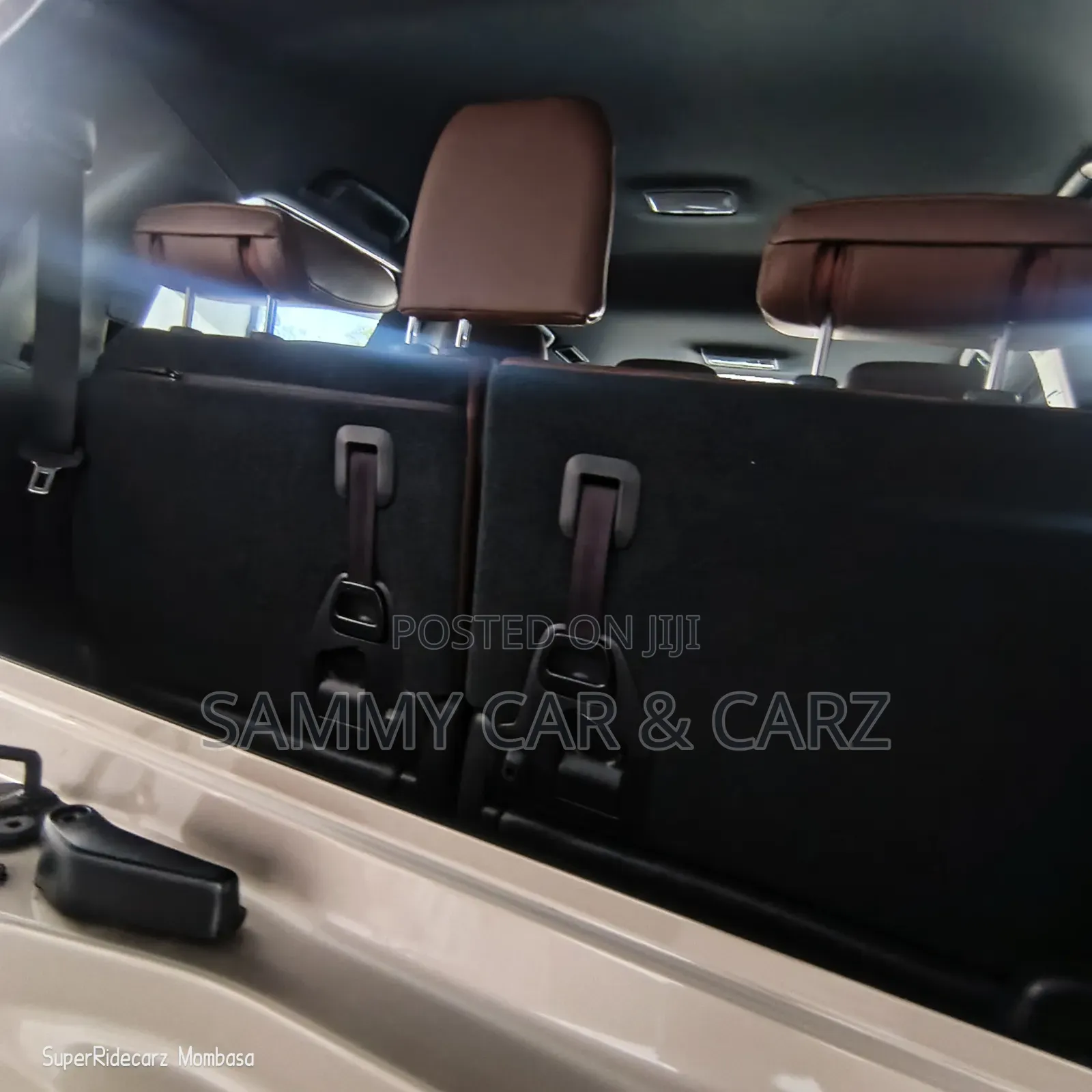 Toyota Land Cruiser 4.6 V8 AX 2017 Gold