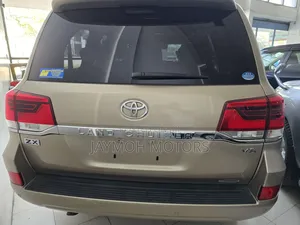 Toyota Land Cruiser 2018 Gold