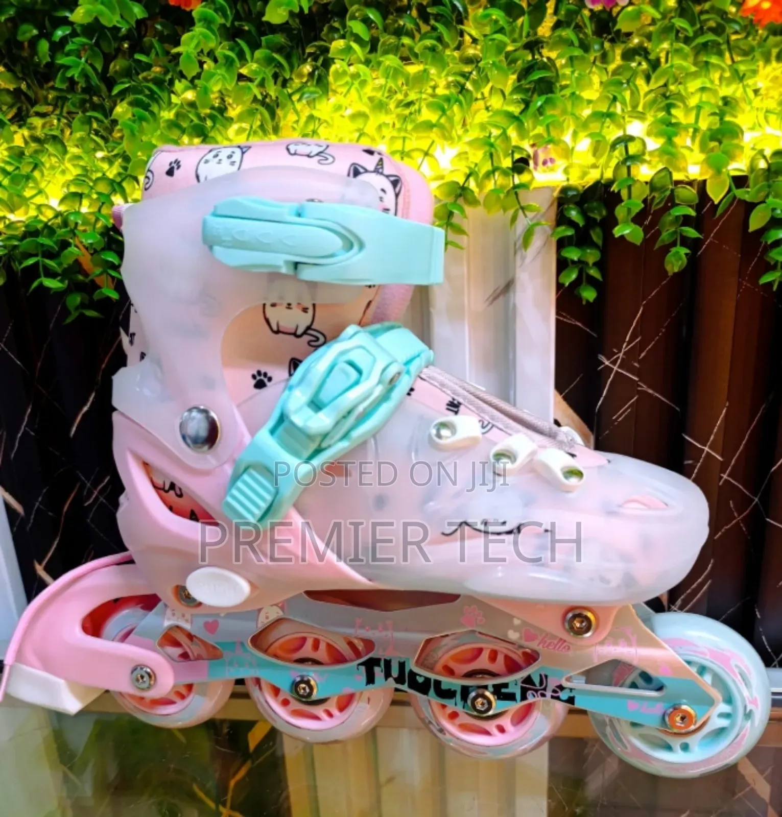 4 Size Adjustable Soft Boot With Pu Wheels.