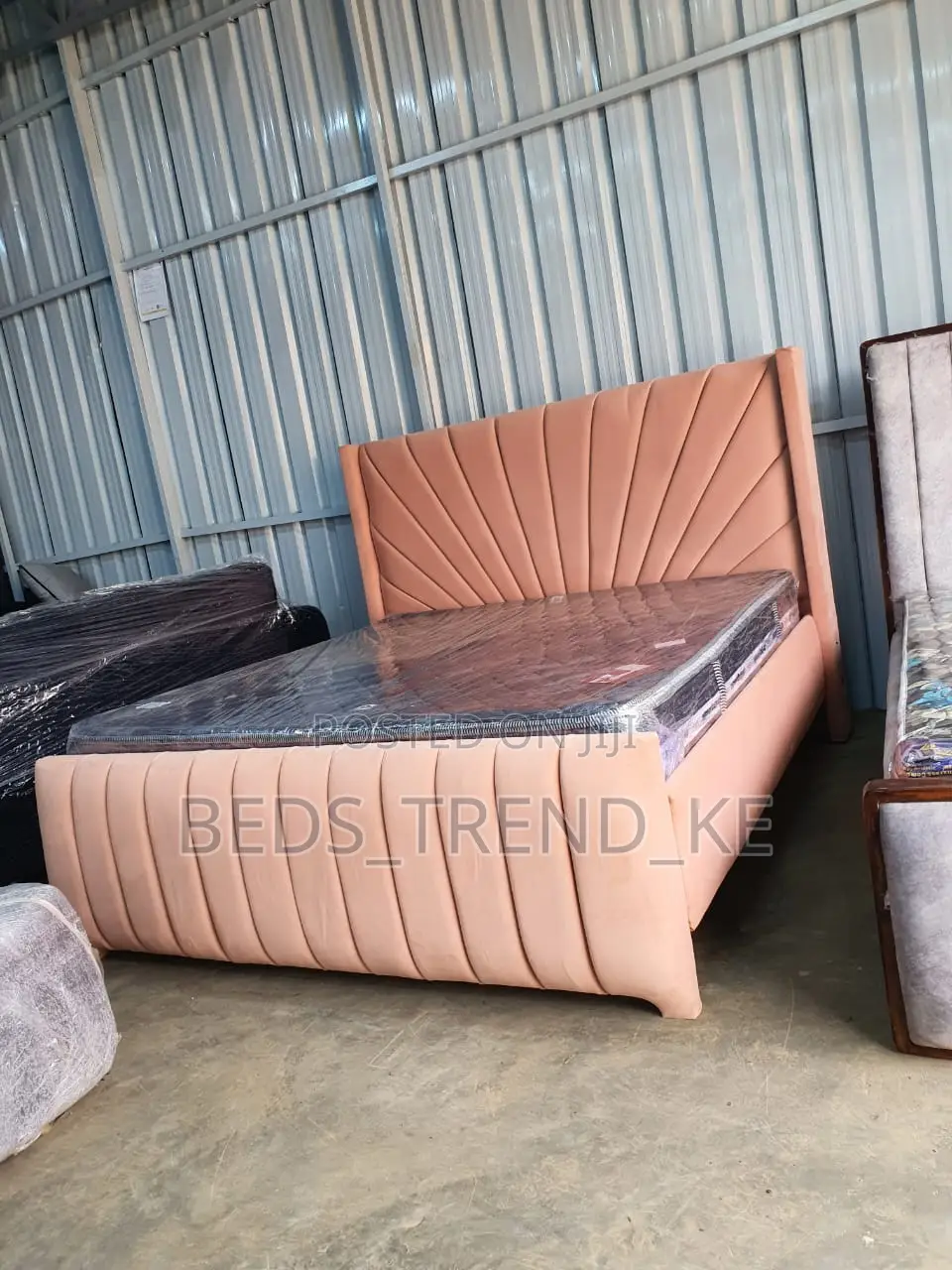 Neat 5 by 6 Ft Modern Bed