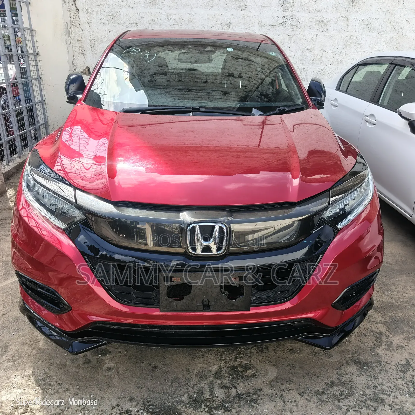 Honda Vezel 1.5 Hybrid 2WD 2018 Maroon