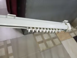 Single Straight Rail for Holding Curtains and Partitioning