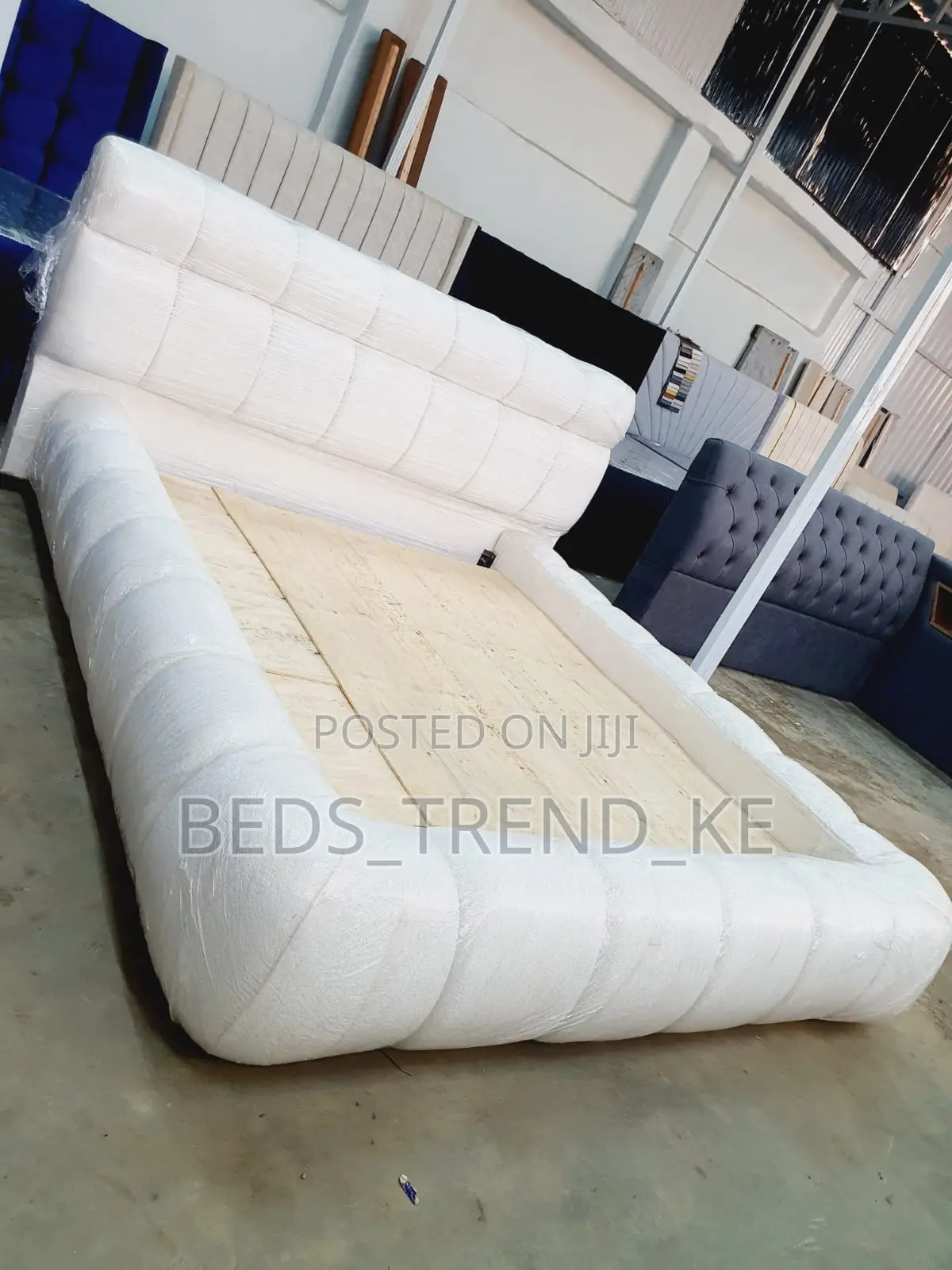 Ultra Comfy White Bubble Bed 6 by 6 Ft