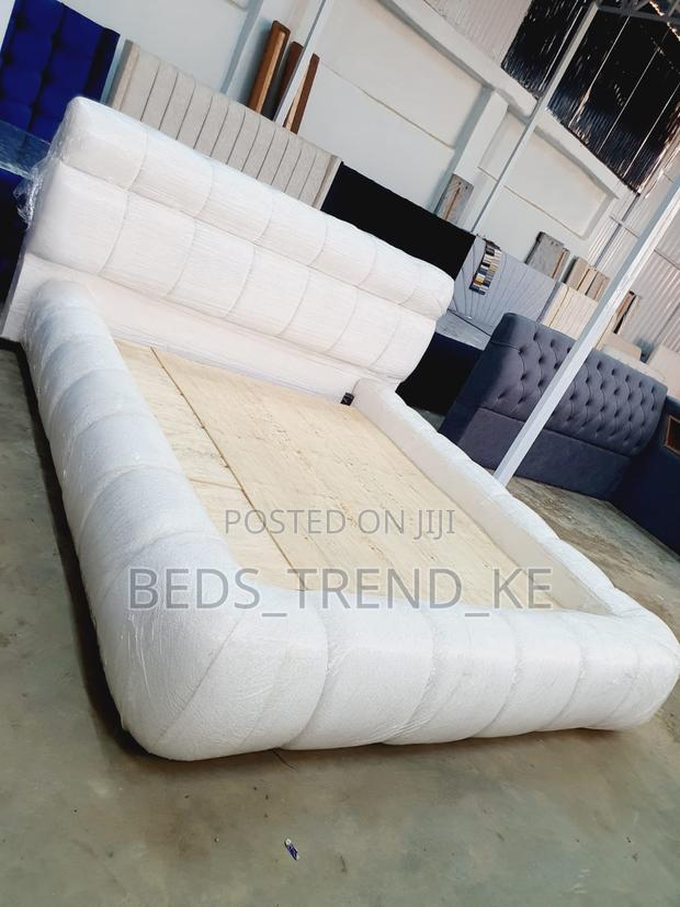 Ultra Comfy White Bubble Bed 6 by 6 Ft