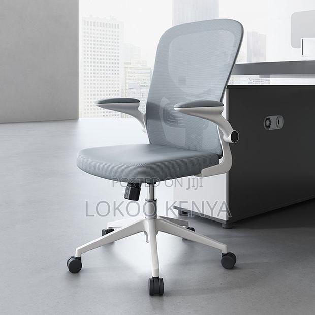 Office Chair : Grey Mid-Height Office Chair With Wheels