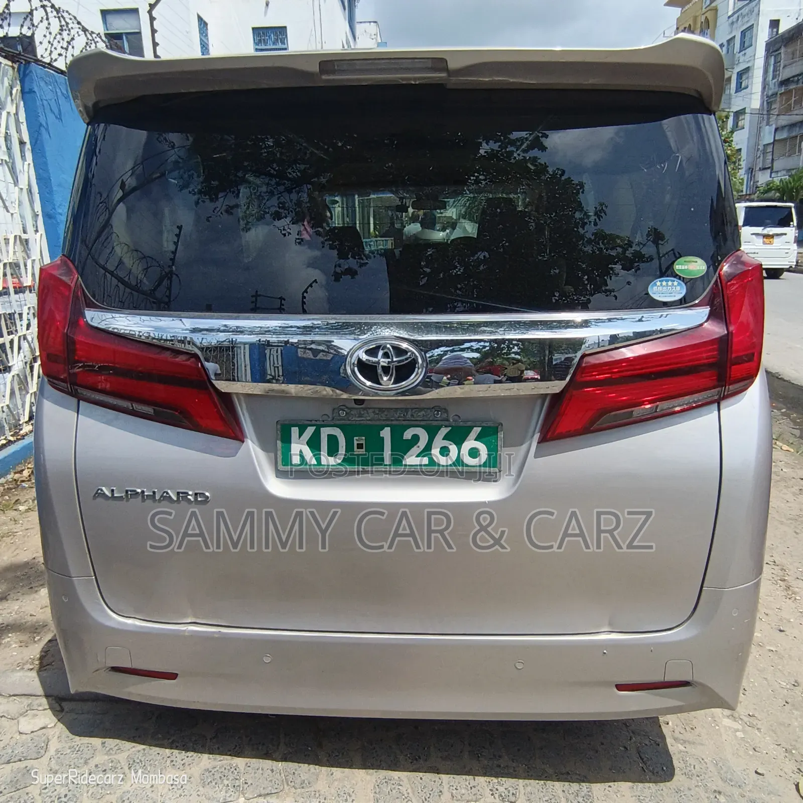 Toyota Alphard 2018 Gold