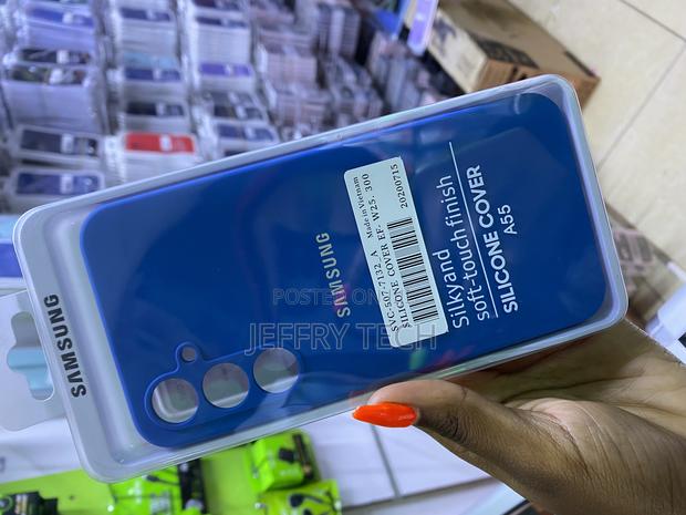 Giftkart Samsung Galaxy A55 Silicon Soft Case With Micro-Fibre Lining - thumbnail 2