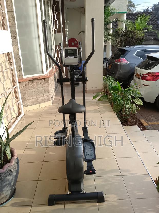 Magnetic Resistance Cross Trainer Machine - main view