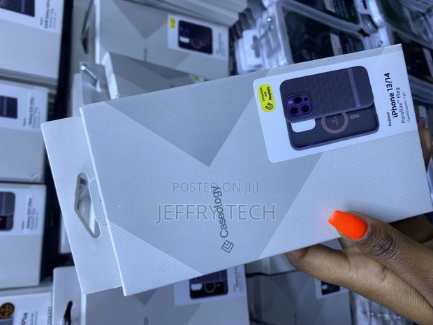 Ergonomic Design Case for iPhone 13/14 Caseology Parallax Mag Case - thumbnail 2