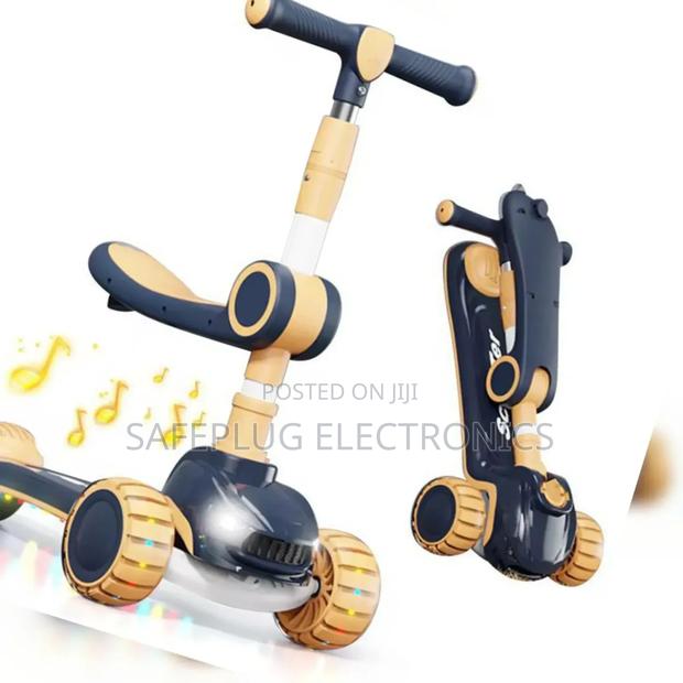 Scooter With a Seat 
Musical 
Led Lights
Foldable
Adjustable