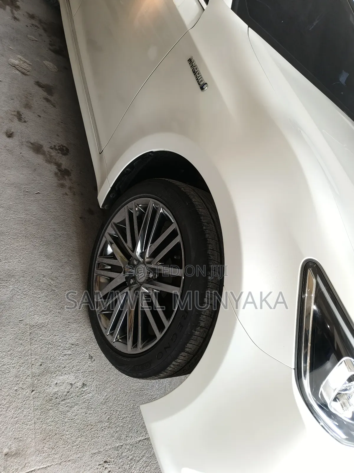 Toyota Crown Majesta 2.5 AWD Hybrid 2018 White