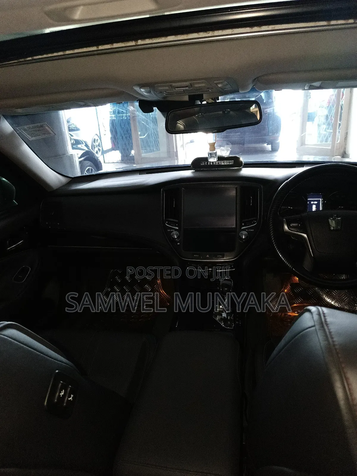 Toyota Crown Majesta 2.5 AWD Hybrid 2018 White