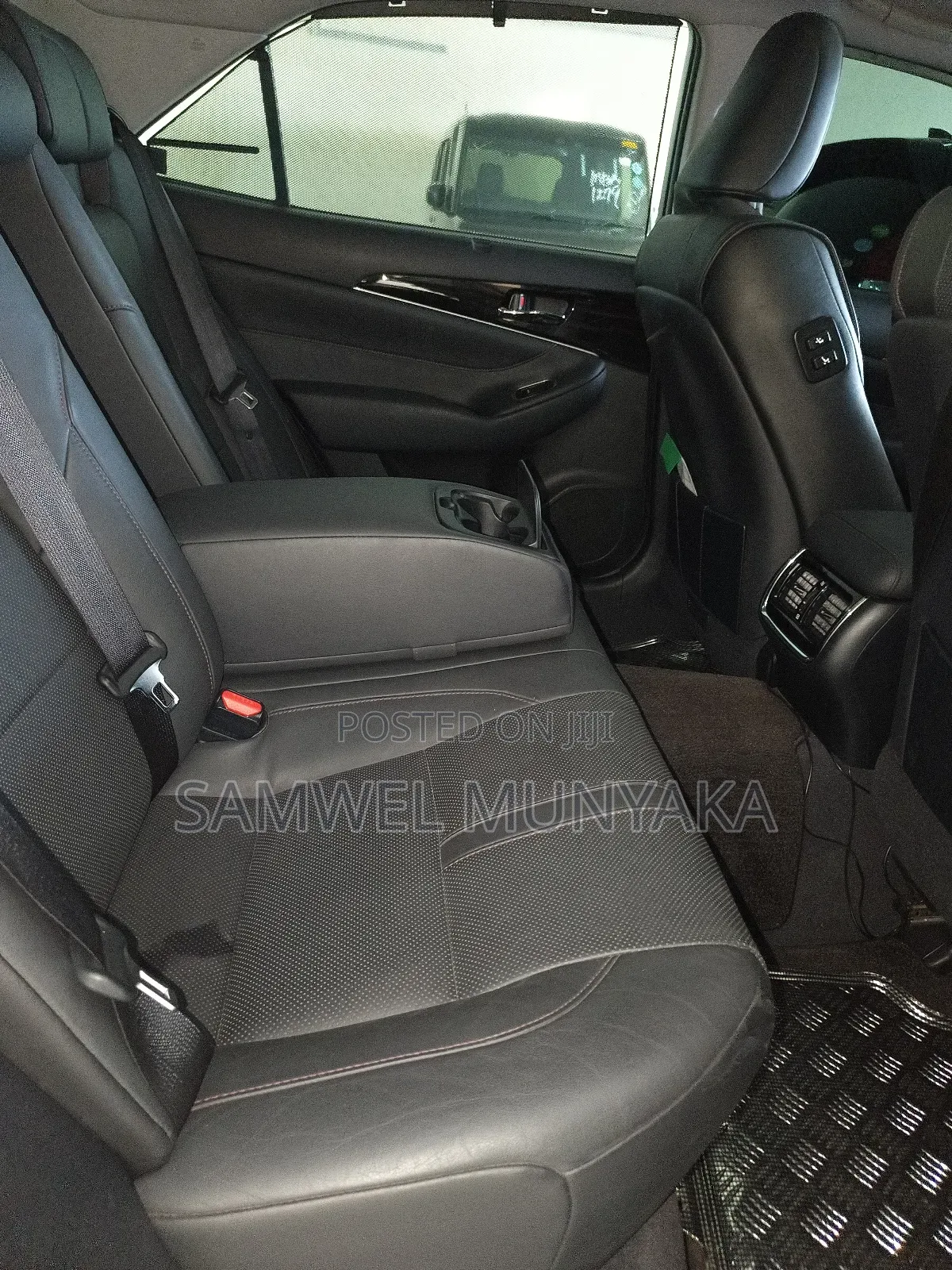Toyota Crown Majesta 2.5 AWD Hybrid 2018 White
