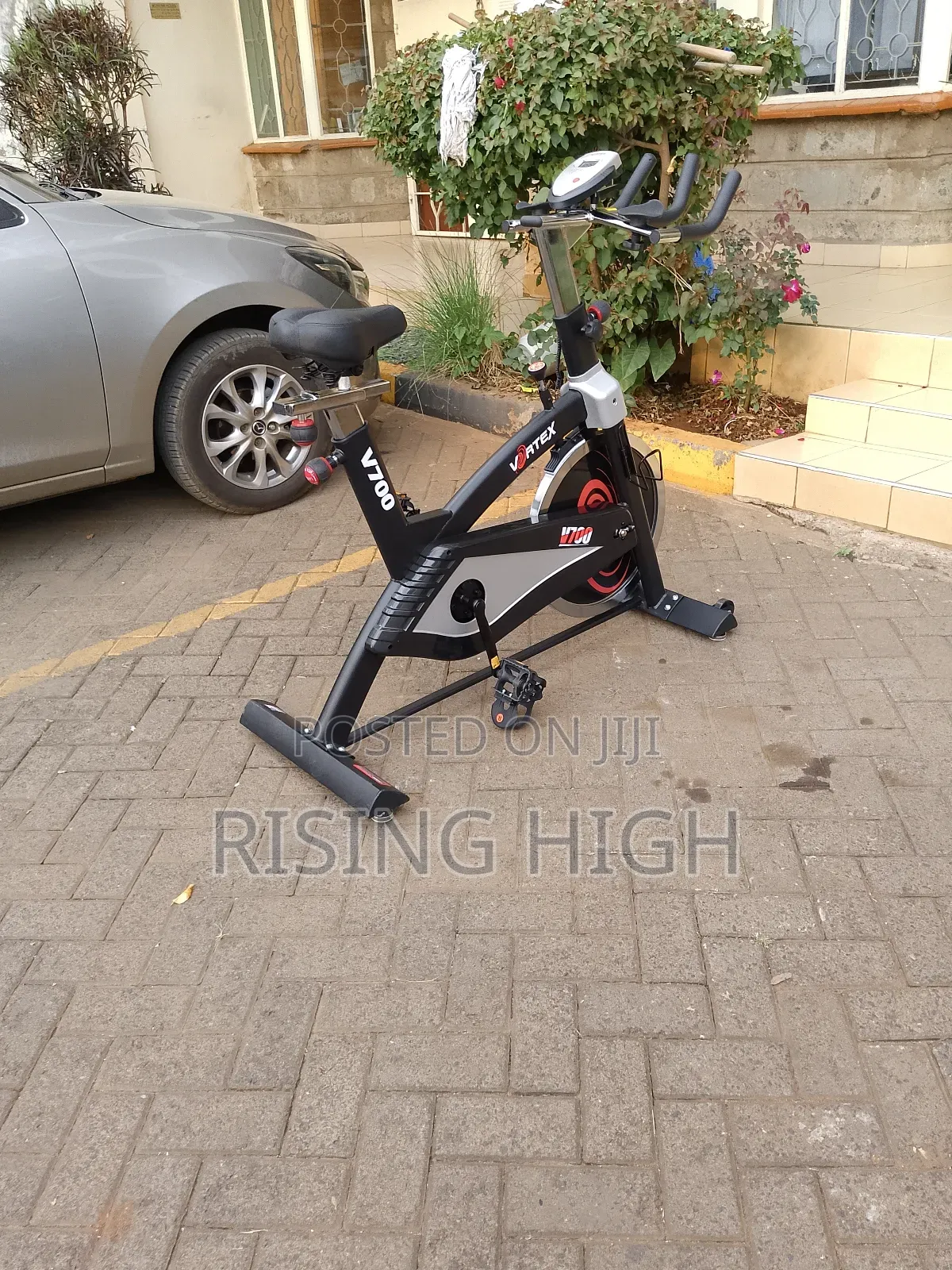 Adjustable Resistance Spinning Bike for Home