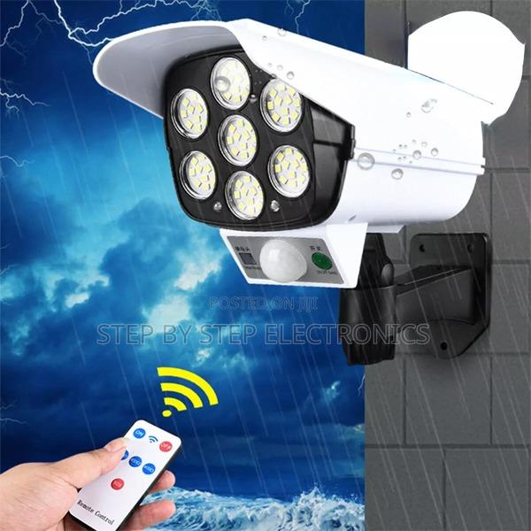 Durable, Weatherproof Dummy Fake CCTV Camera Motion Sensor Solar Light