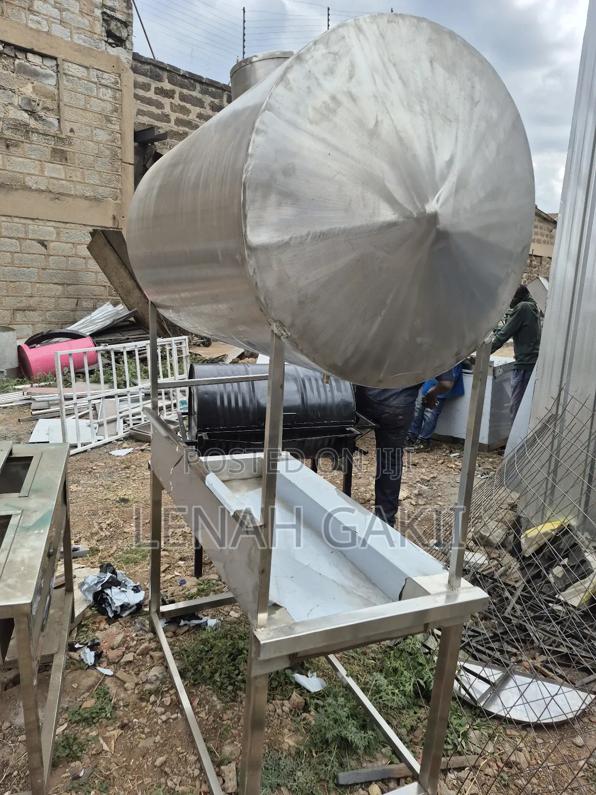 Water Reffing Table With Storage Tank