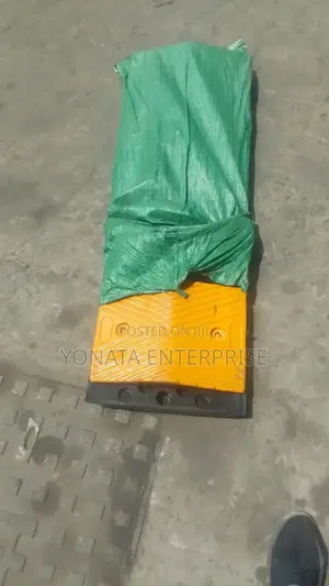 50mm and 70mm Rubber Speed Bump