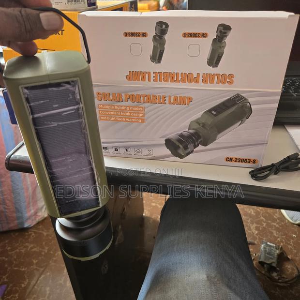 Rechargeable Torch With Solar Charging Panel Led Power Flashlight - thumbnail 4