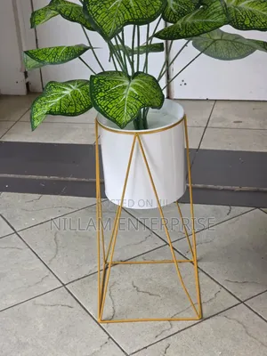 Nordic Geometric Metal Iron Flower Pot*