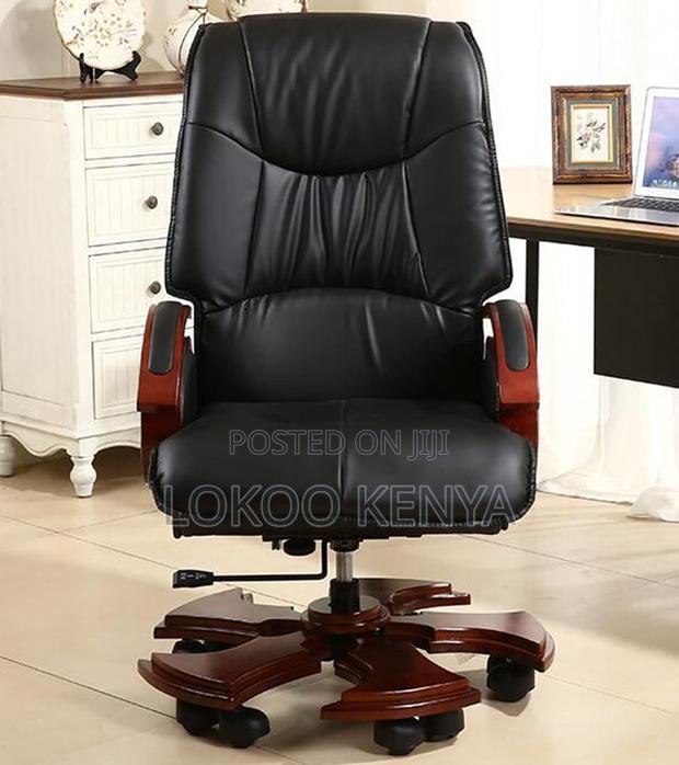 Office Chair: Black Leather Comfort Office Chair - thumbnail 4