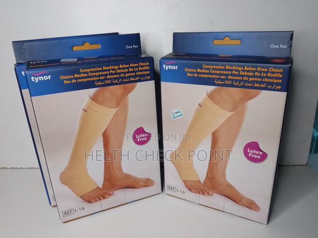Compression Stockings Below the Knee - thumbnail 2