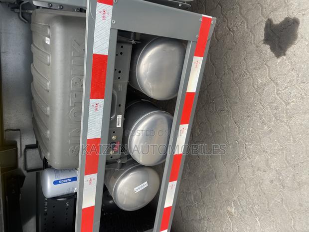 Howo Sinotruck Tipper - thumbnail 2