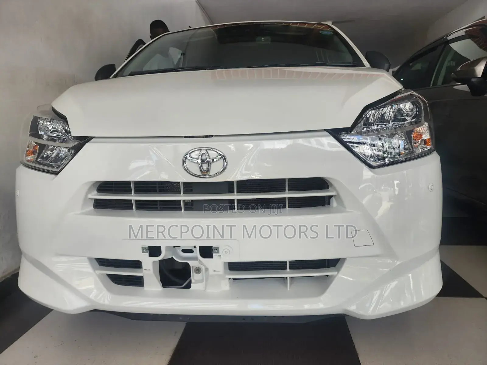 Toyota Pixis 2018 White