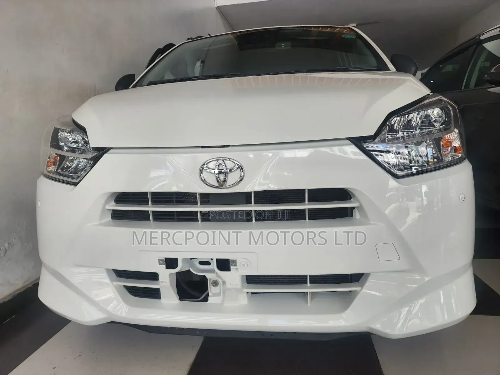 Toyota Pixis 2018 White