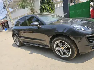 Porsche Macan Base 2018 Gray