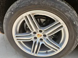 Porsche Macan Base 2018 Gray